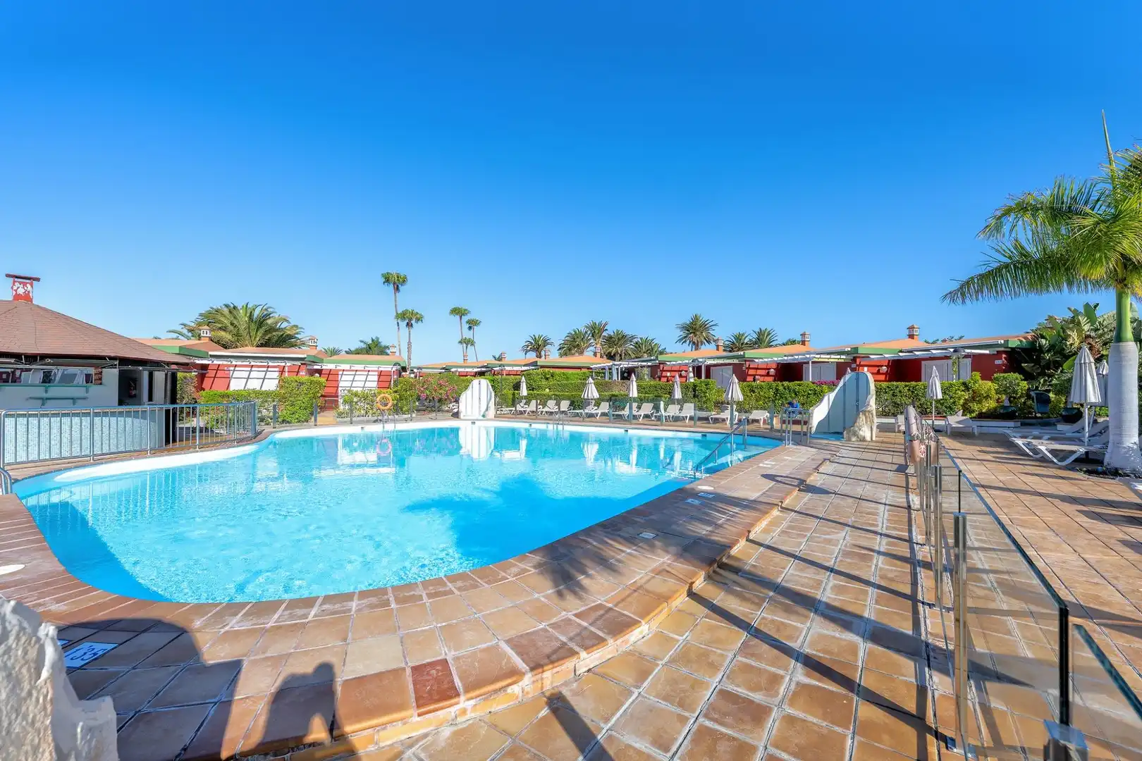 Piscina de Local en venda en San Bartolomé de Tirajana amb Moblat