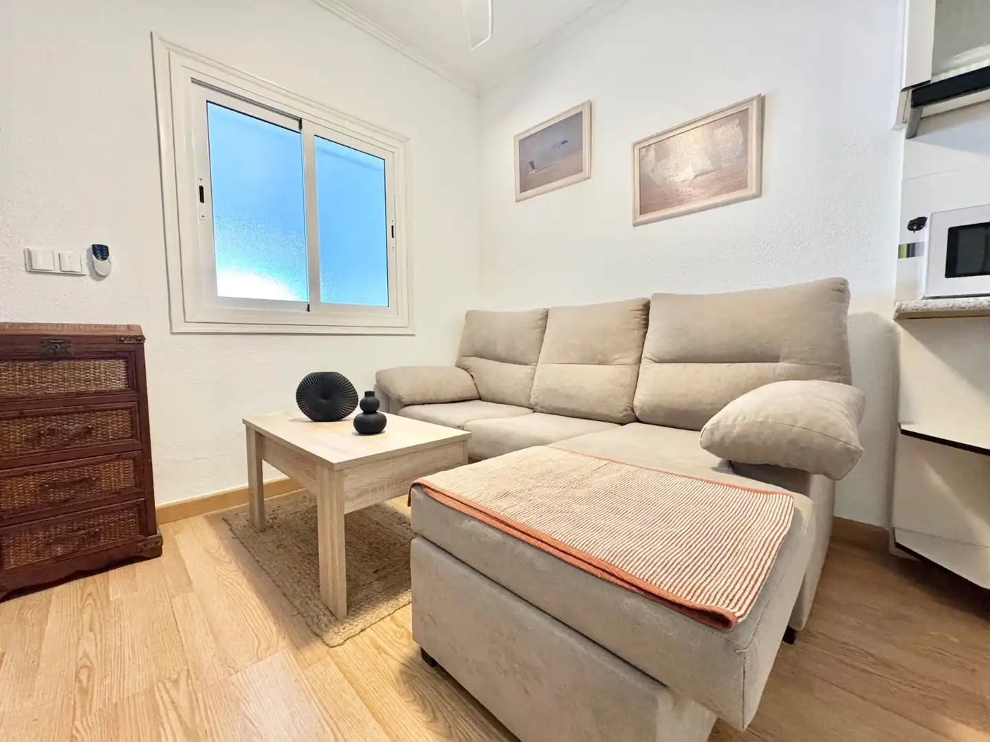 Living room of Flat for rent in Santa Pola  with Heating, Parquet flooring and Terrace