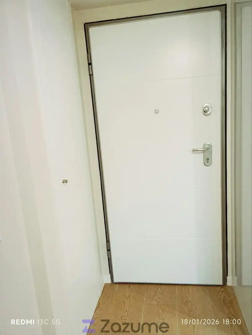 Bathroom of Flat for rent in Valencia  with Air Conditioner, Private garden and Terrace