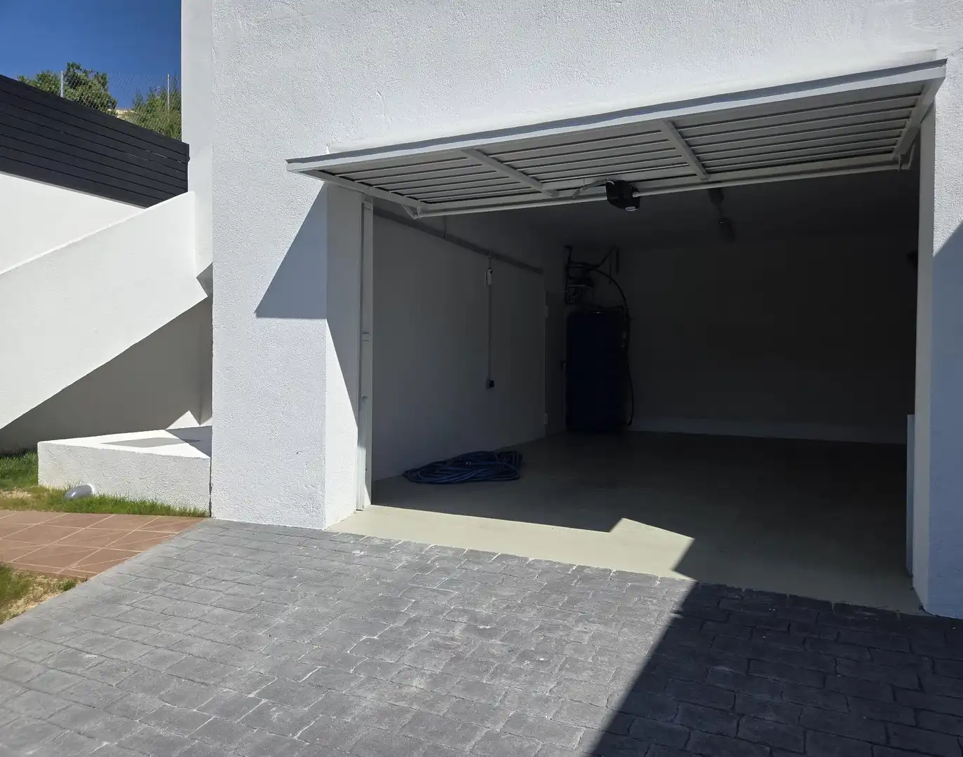 Aparcament de Casa o xalet en venda en Calafell amb Aire condicionat, Calefacció i Jardí privat
