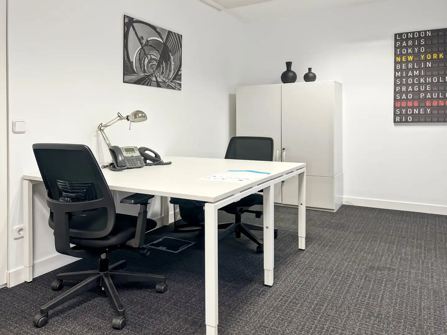 Büro zur Miete in Madrid mit Klimaanlage, Heizung und Möbliert
