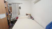 Bedroom of Flat for sale in  Madrid Capital