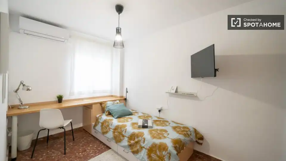 Habitació a Burjassot, Valencia