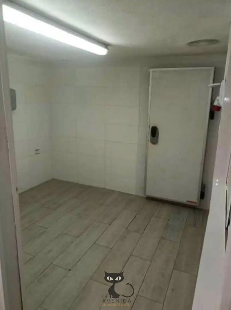 Business premises for sale in Calle de Concepció Arenal, imagen 6