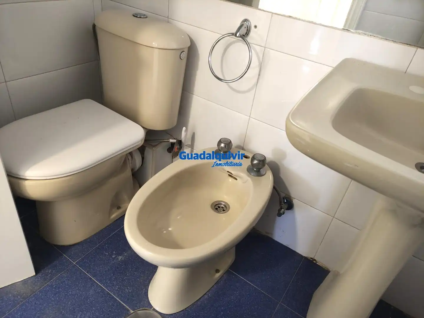 Bathroom of Flat for rent in Sevilla  with Air Conditioner, Furnished and Community pool