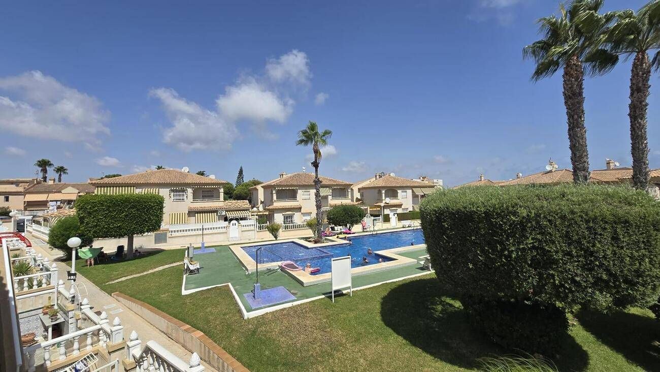 Swimming pool of House or chalet for sale in Torrevieja  with Private garden and Community pool