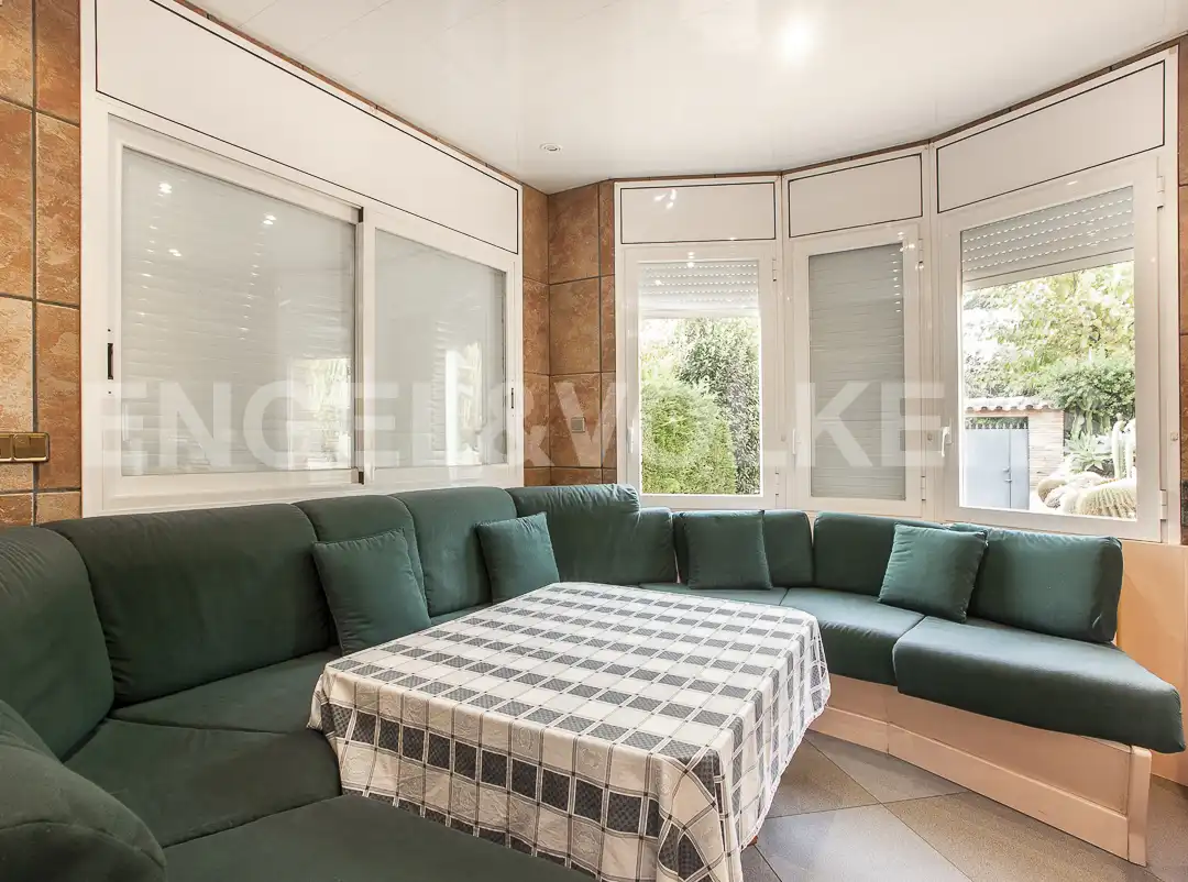Sala d'estar de Casa o xalet en venda en Premià de Dalt amb Aire condicionat, Calefacció i Jardí privat