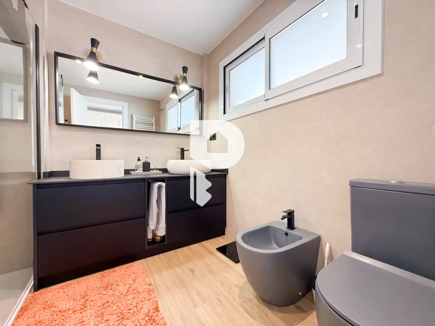 Baño de Casa o chalet de alquiler en Vallirana con Aire acondicionado, Calefacción y Jardín privado