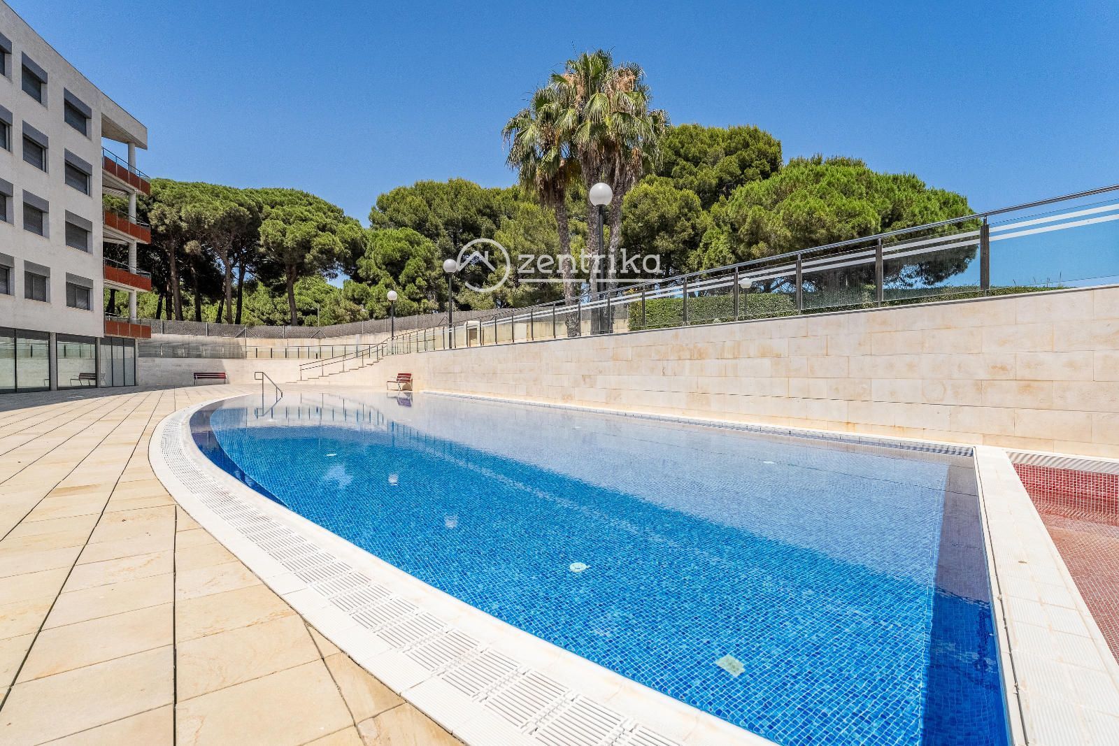 Swimming pool of Flat for sale in Cambrils  with Air Conditioner, Heating and Terrace
