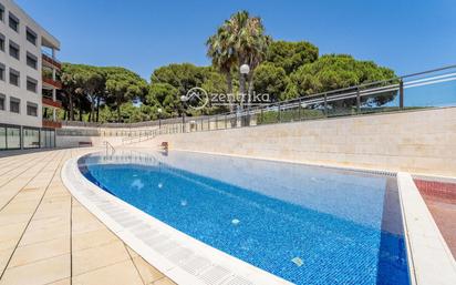 Swimming pool of Flat for sale in Cambrils  with Air Conditioner, Heating and Terrace