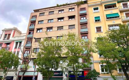 Außenansicht von Wohnung zum verkauf in  Madrid Capital mit Klimaanlage, Terrasse und Balkon