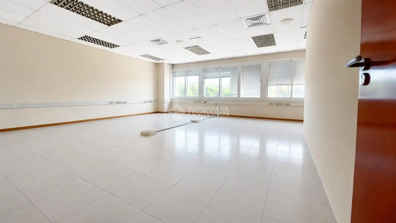 Office for rent in Zaragoza  with Air Conditioner