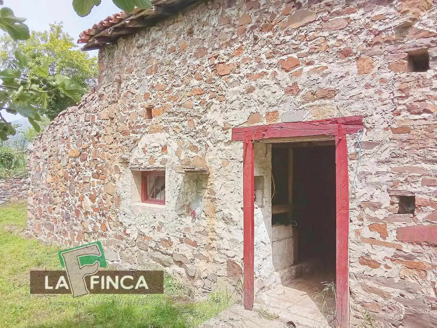 Vista exterior de Residencial en venta en Lena
