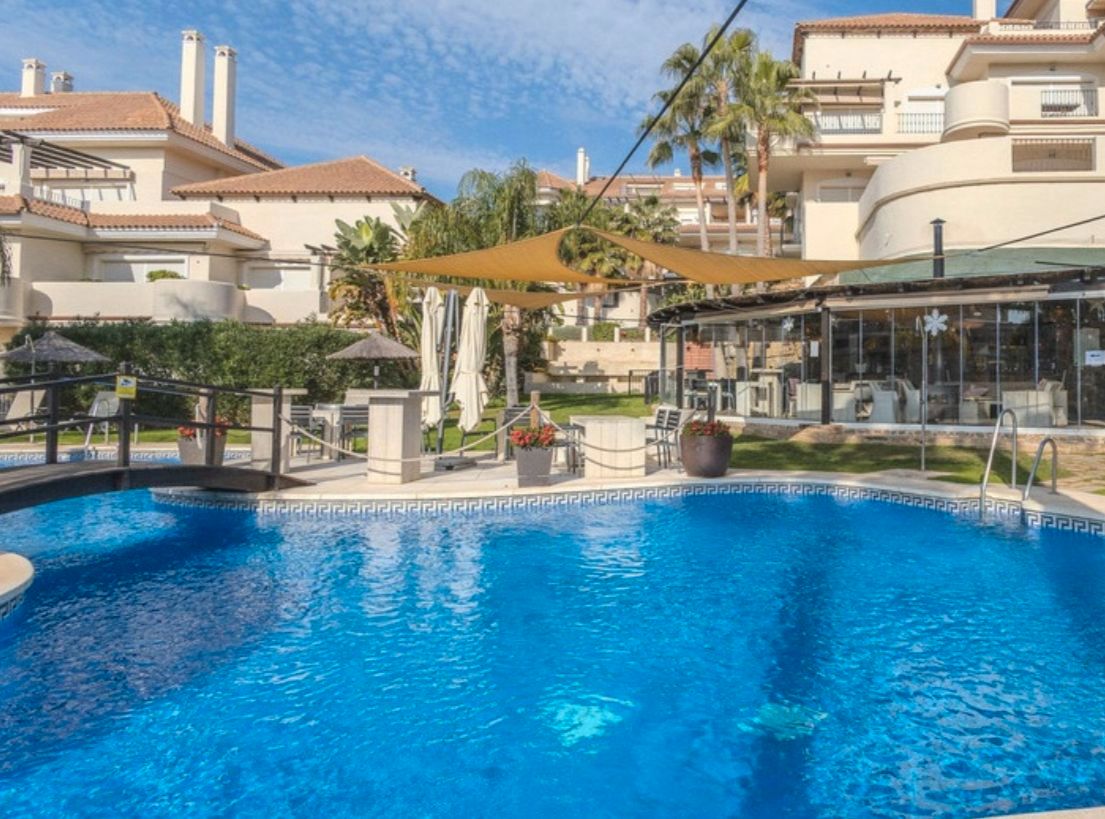 Vista exterior de Apartamento en venta en Marbella con Aire acondicionado, Terraza y Trastero
