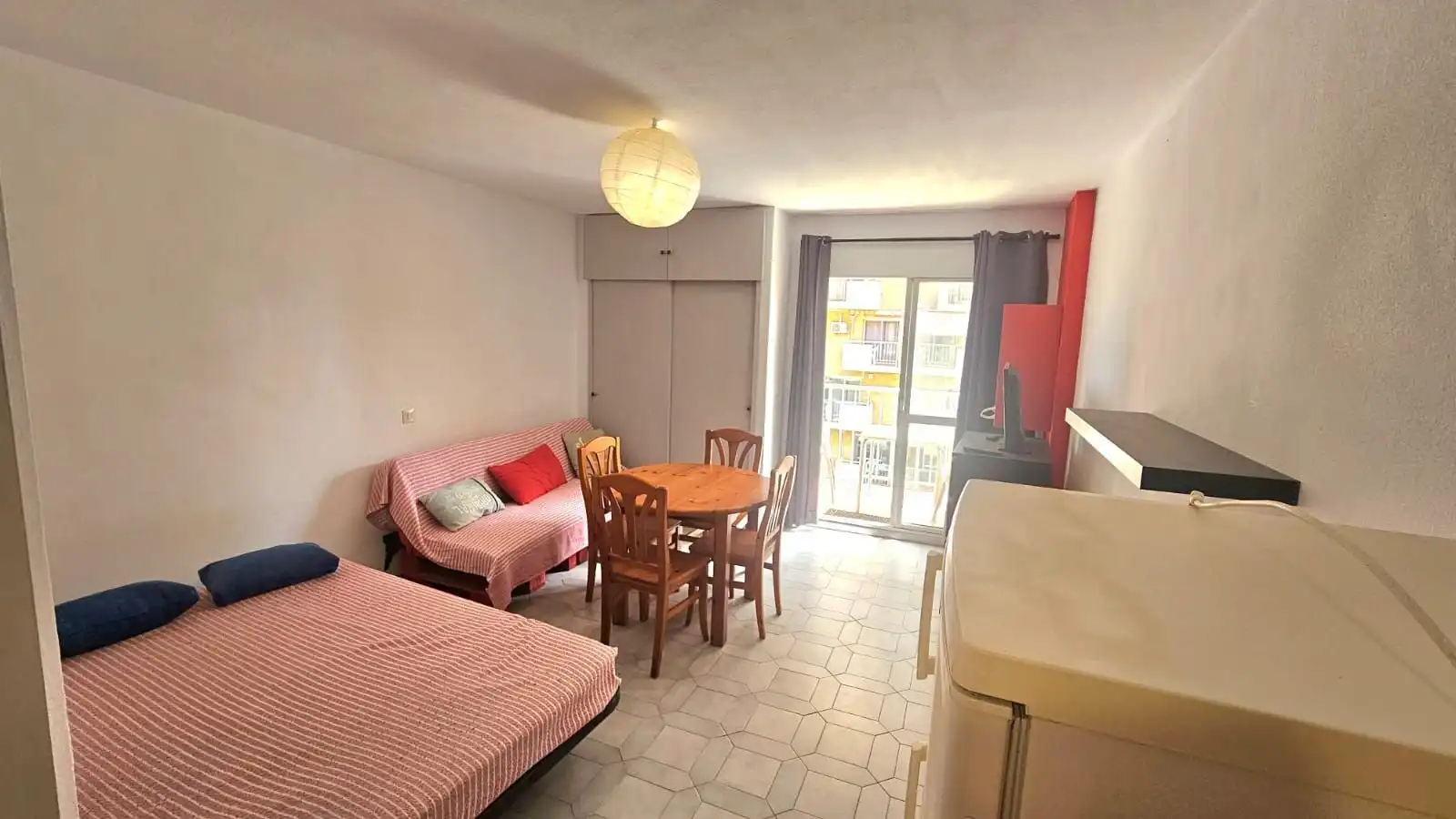Habitación de Estudio en venta en Benalmádena con Terraza y Piscina comunitaria