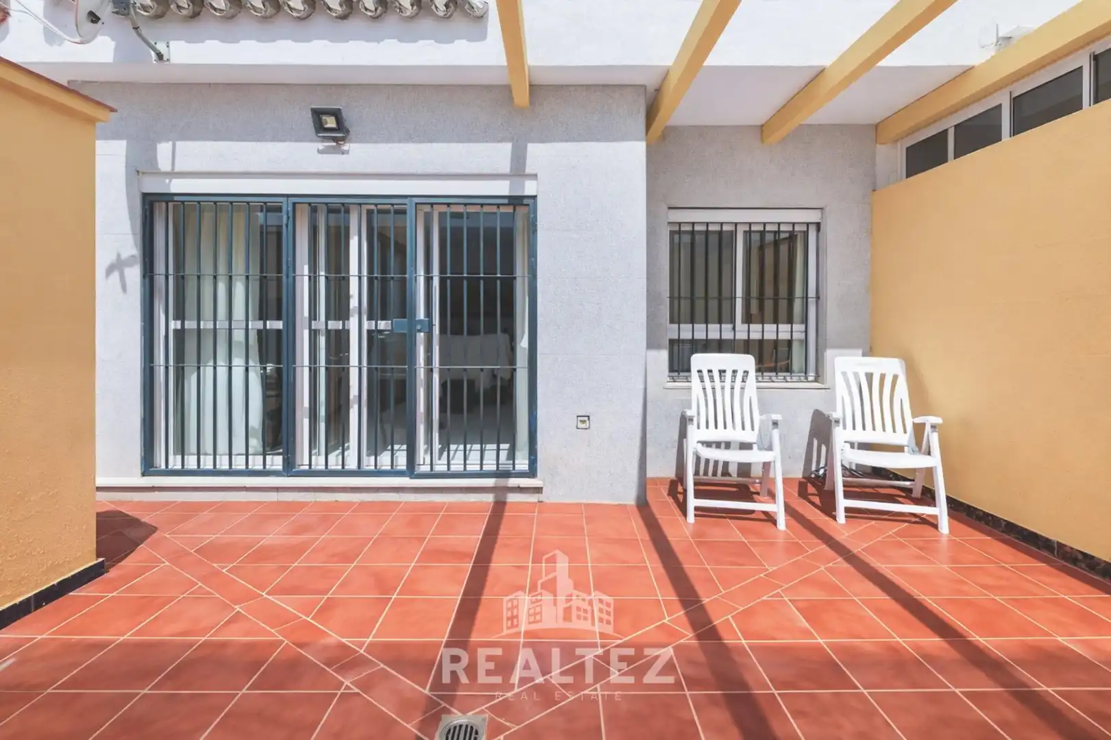 Terrasse von Einfamilien-Reihenhaus zum Verkauf in El Puerto de Santa María mit Terrasse, Möbliert und Balkon