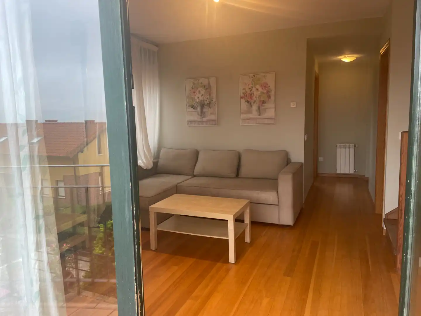 Sala de estar de Piso en venta en San Vicente de la Barquera con Calefacción, Amueblado y Balcón