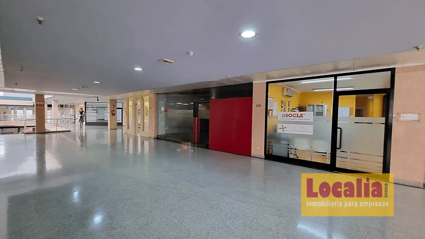 Büro zum Verkauf in Santander