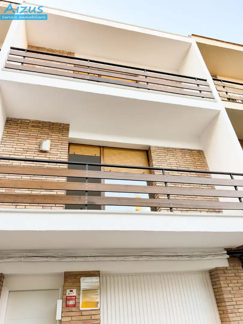 Adosado con balcón en venta en Torelló, imagen 2
