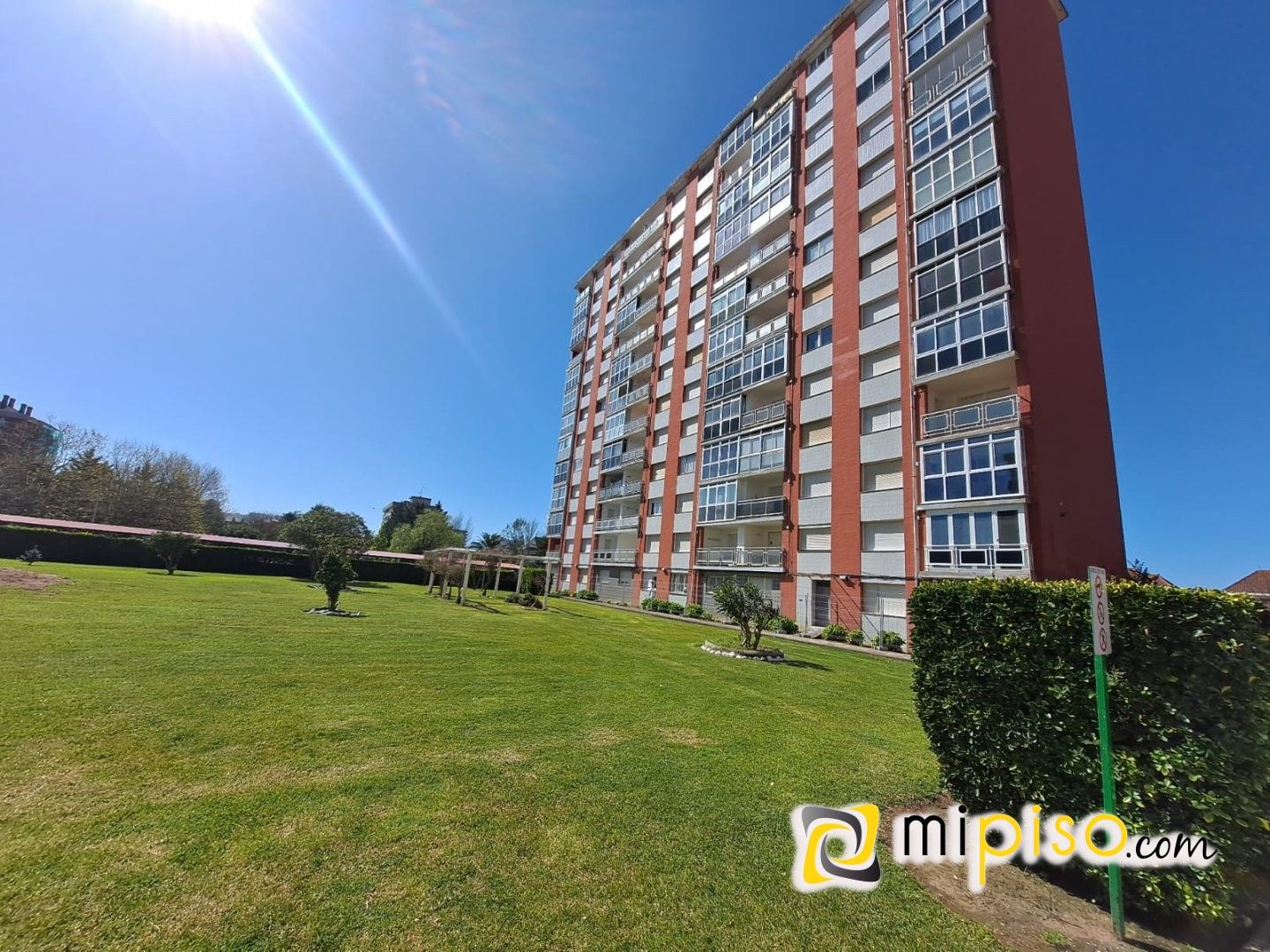 Vista exterior de Pis de lloguer en Laredo amb Moblat