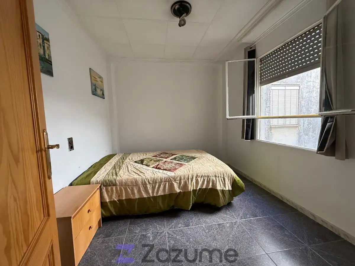 Habitación de Piso de alquiler en Requena con Amueblado, Horno y Lavadora