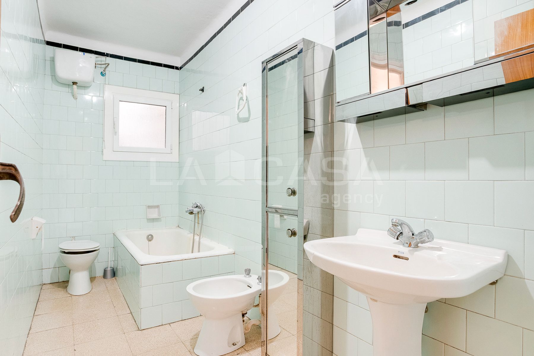 Baño de Piso en venta en Sant Adrià de Besòs con Balcón