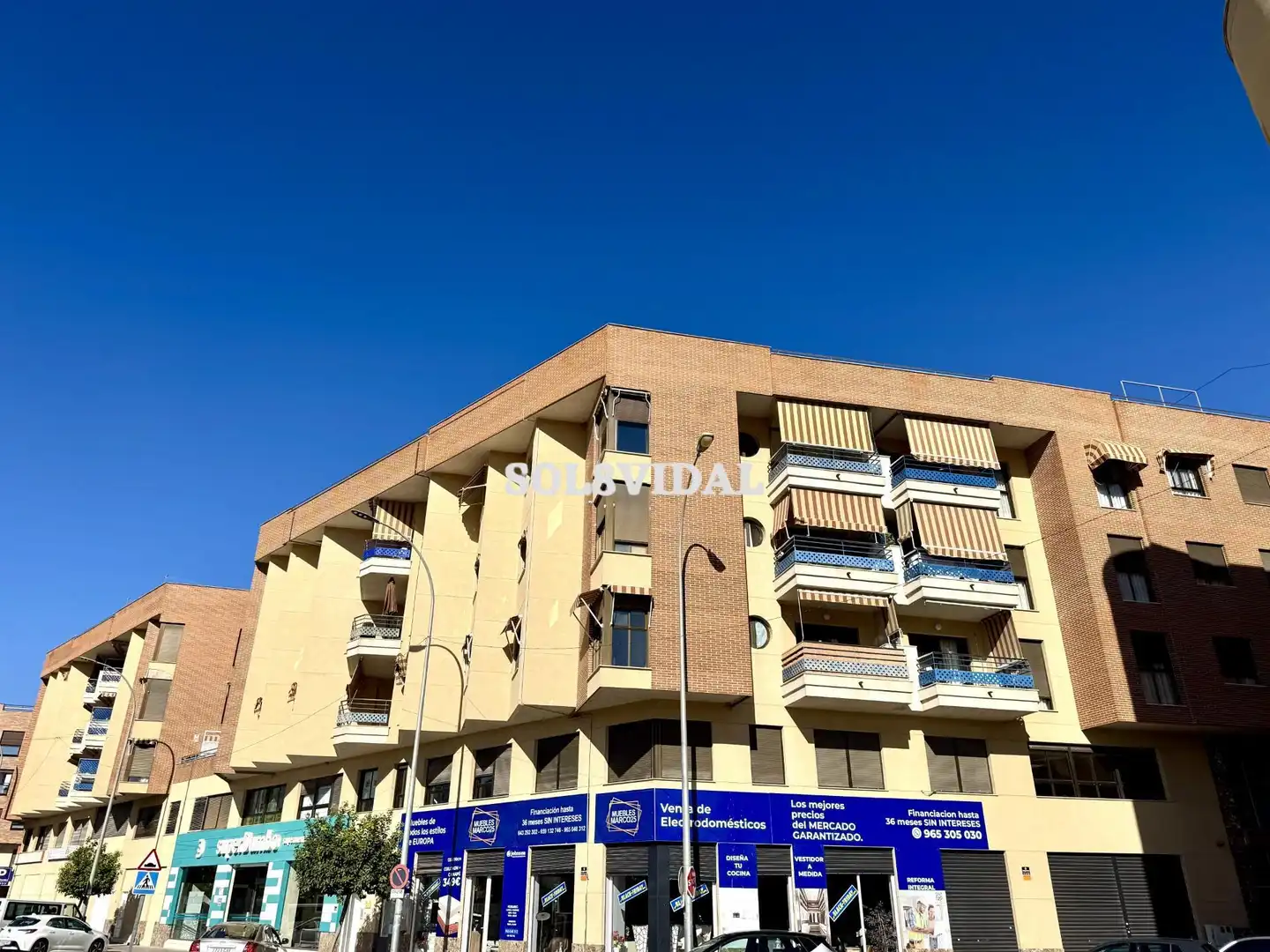 Vista exterior de Oficina en venda en Orihuela amb Aire condicionat i Calefacció
