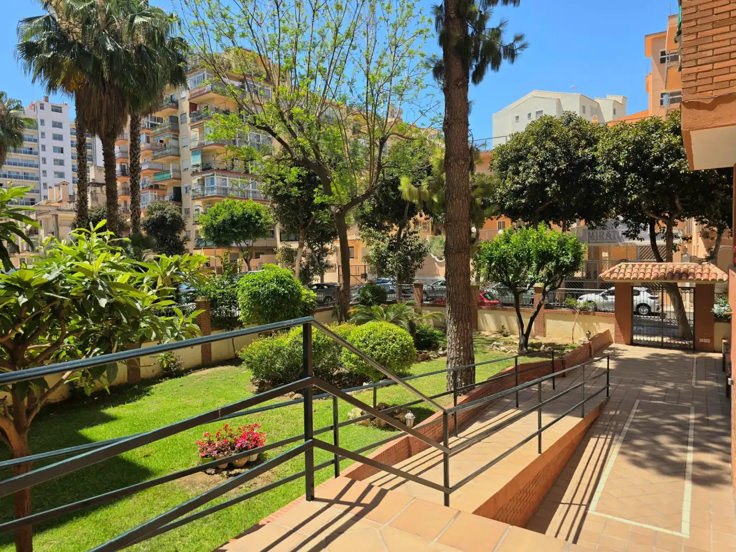 Außenansicht von Wohnung zum Verkauf in Torremolinos mit Klimaanlage, Parkett und Terrasse