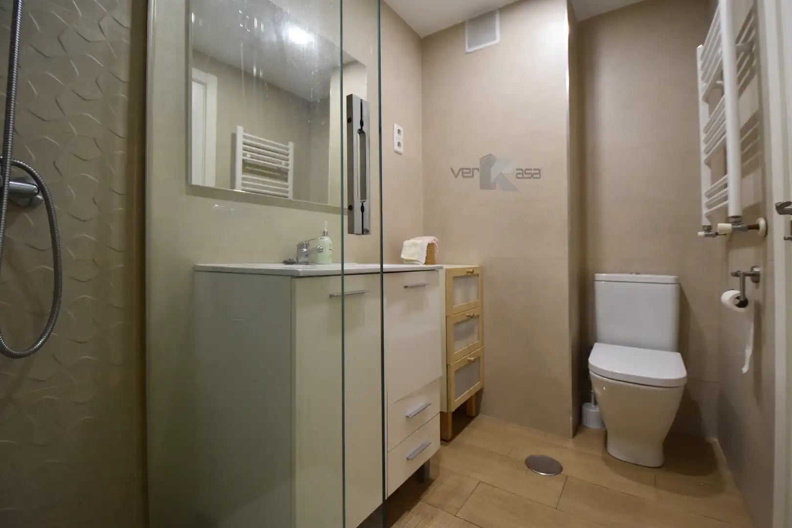 Baño de Piso en venta en Pinto con Aire acondicionado, Calefacción y Parquet