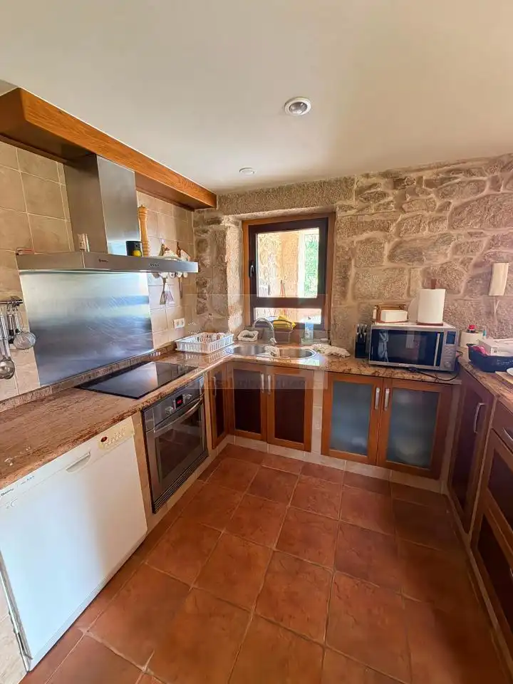 Cuina de Casa o xalet de lloguer en Moaña amb Calefacció, Jardí privat i Terrassa