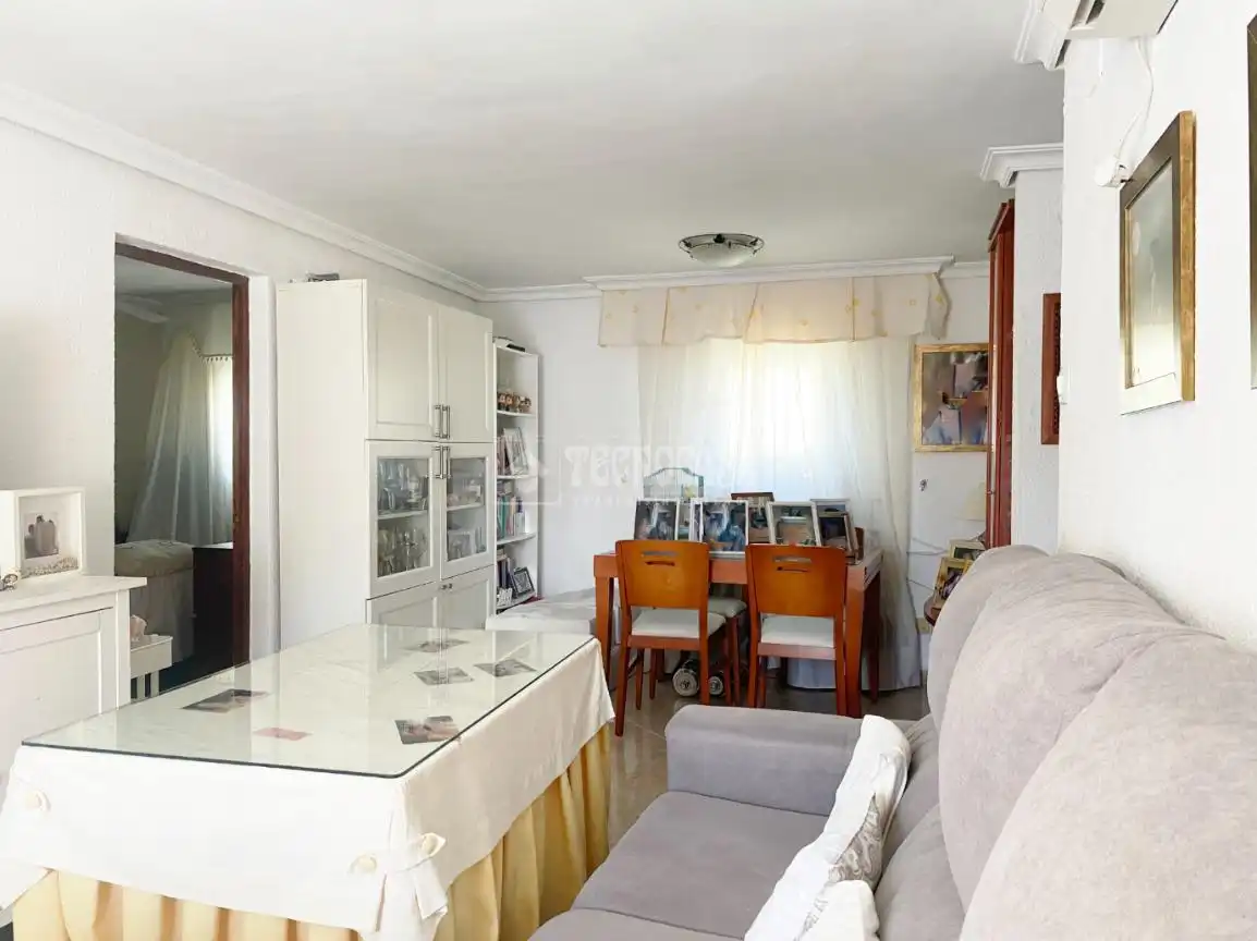 Sala de estar de Piso en venta en Sevilla con Aire acondicionado y Amueblado