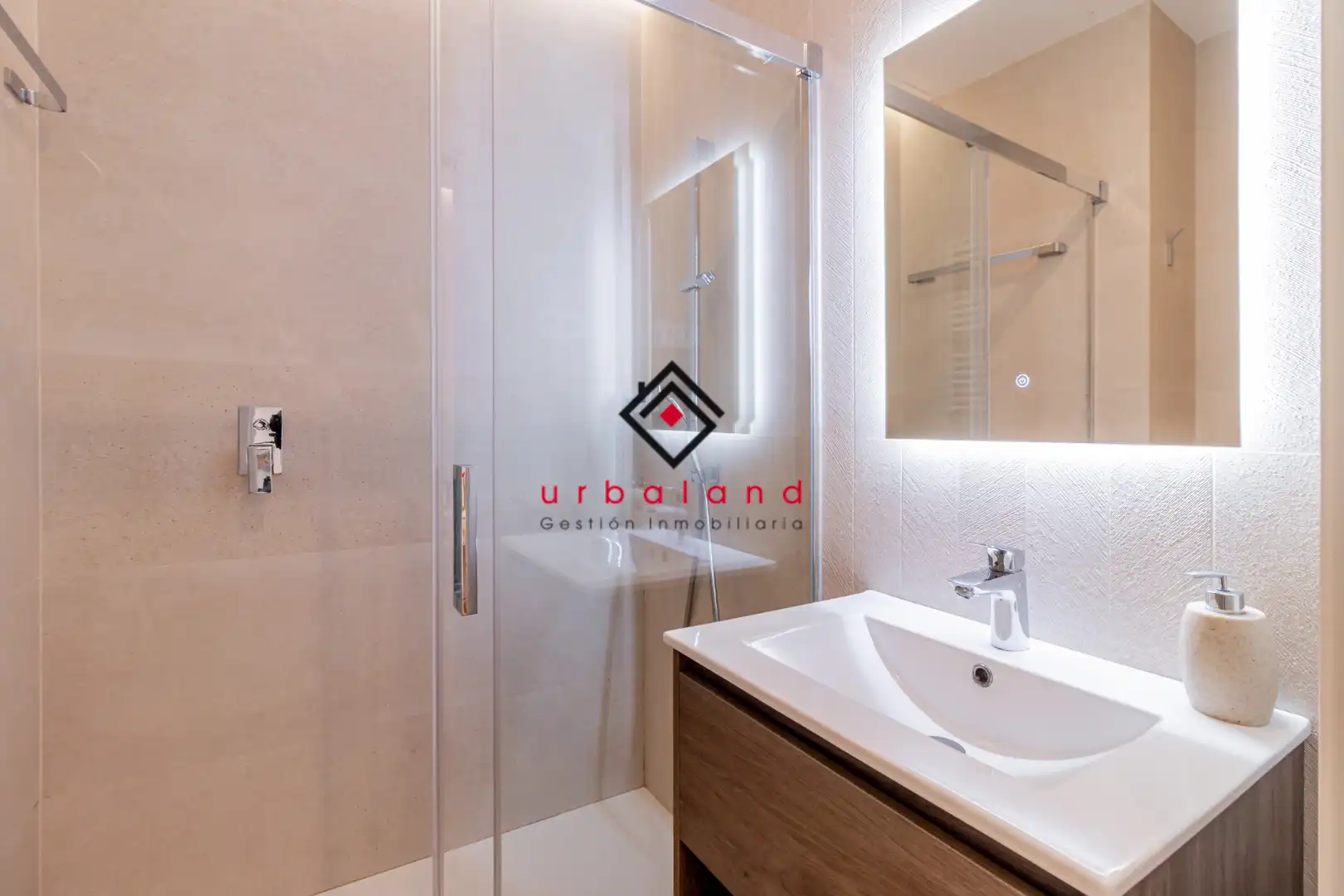 Baño de Piso en venta en Madrid con Aire acondicionado, Calefacción y Parquet