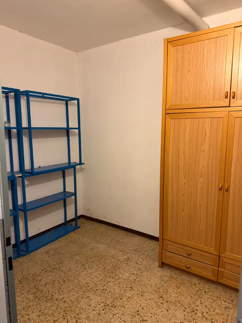 Habitación de Trastero en venta en L'Hospitalet de Llobregat con Alarma