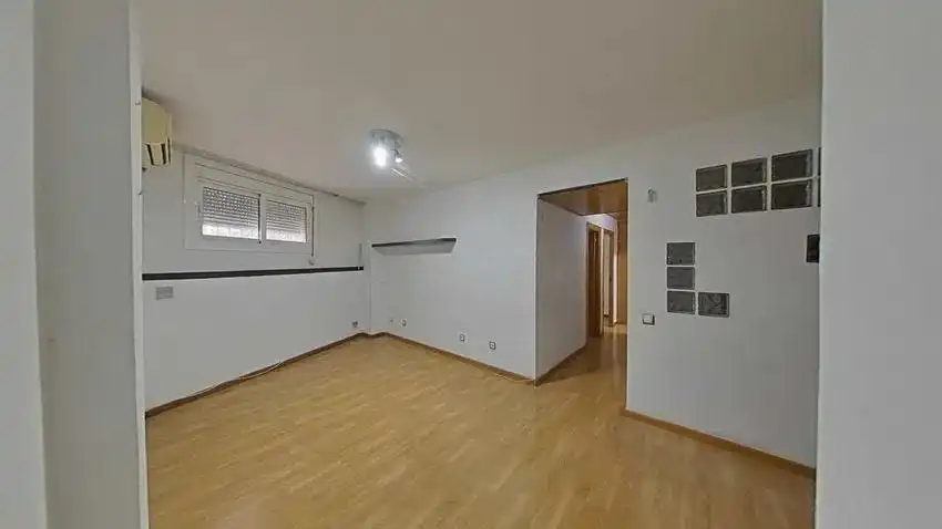Study for sale in Barcelona