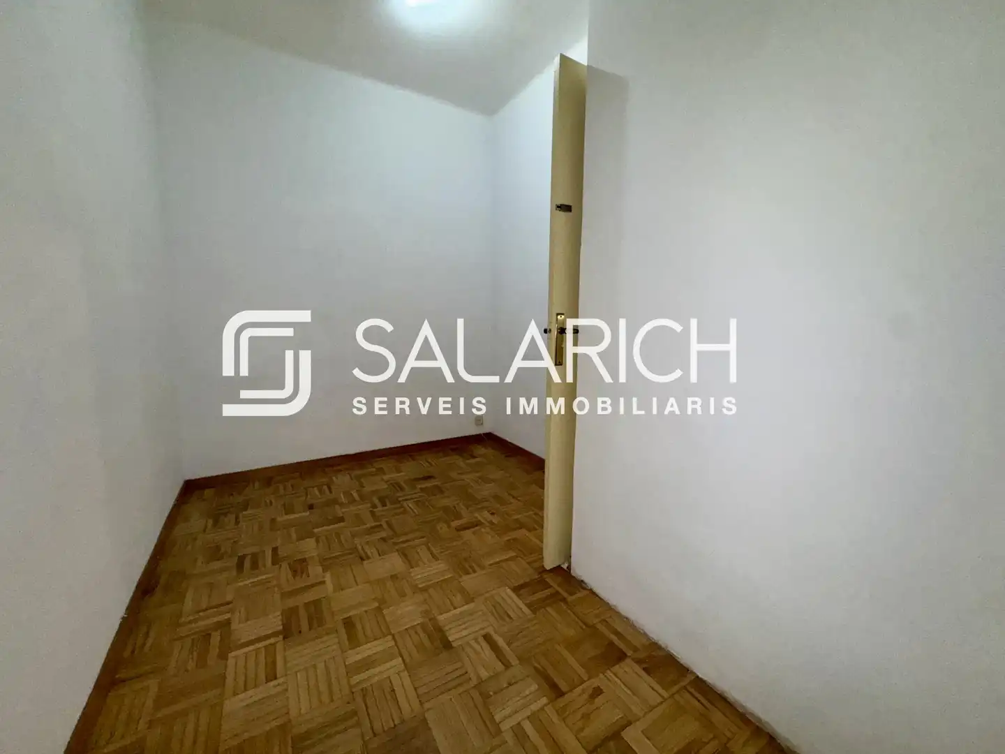 Flat for sale in Barcelona  with Heating