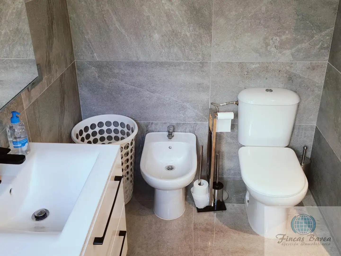 Bathroom of Flat for rent in Mijas  with Air Conditioner, Terrace and Furnished