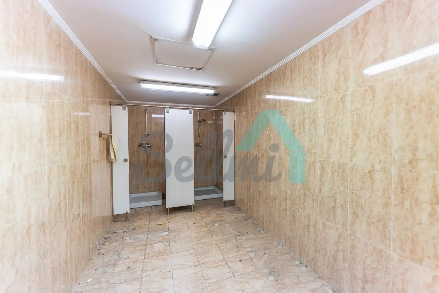 Baño de Piso en venta en Oviedo  con Parquet