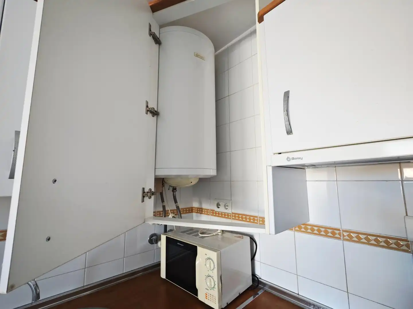 Cocina de Estudio de alquiler en Fuengirola con Aire acondicionado, Jardín privado y Terraza