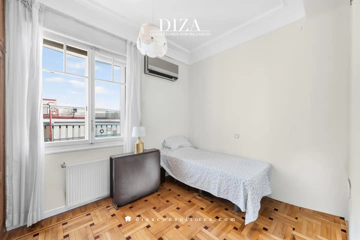 Bedroom of Attic for sale in Madrid  with Air Conditioner, Heating and Parquet flooring