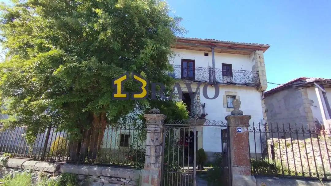 Vista exterior de Casa o chalet en venta en Espinosa de los Monteros con Jardín privado, Trastero y Balcón