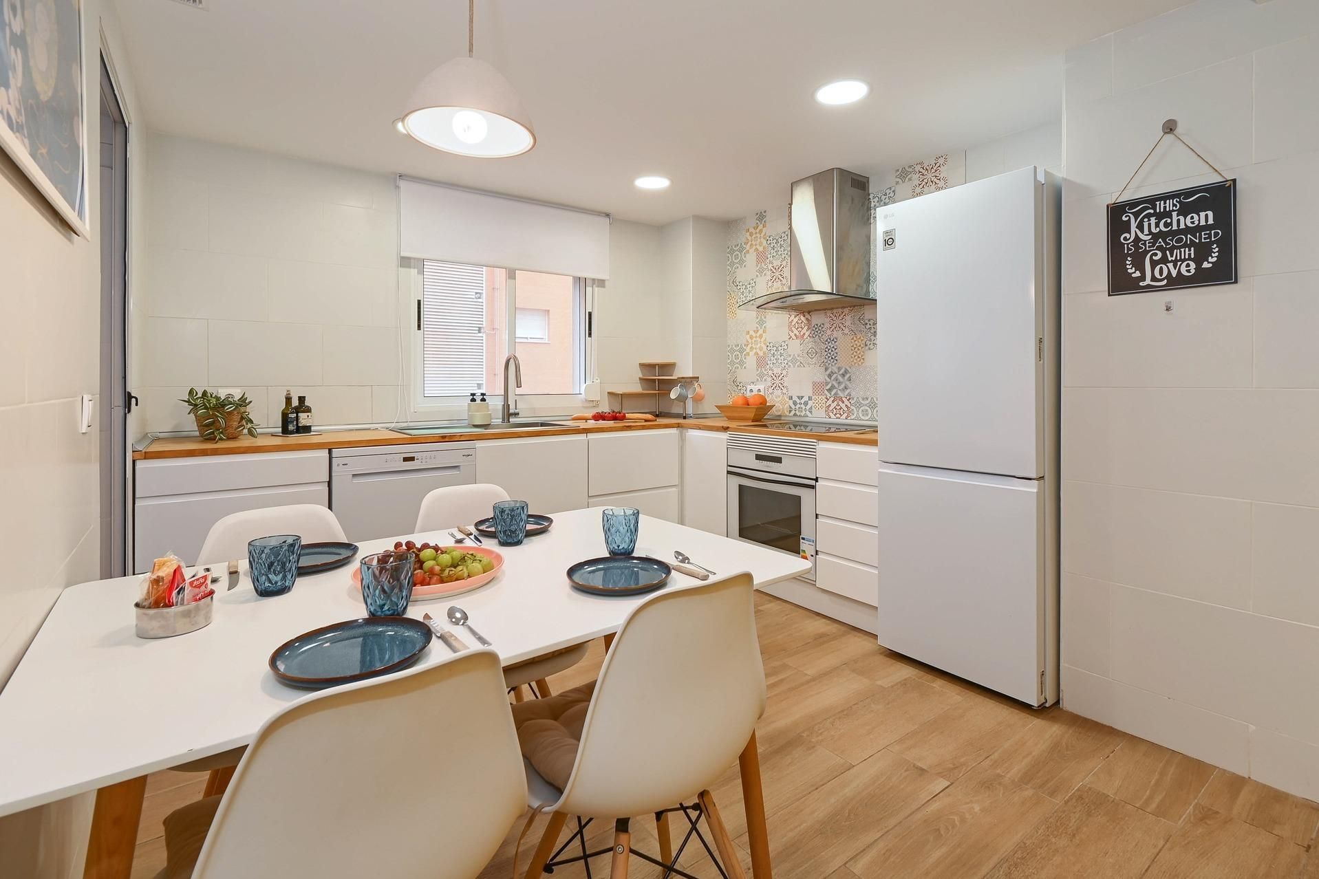 Kitchen of Flat to rent in Alicante / Alacant  with Air Conditioner, Private garden and Terrace
