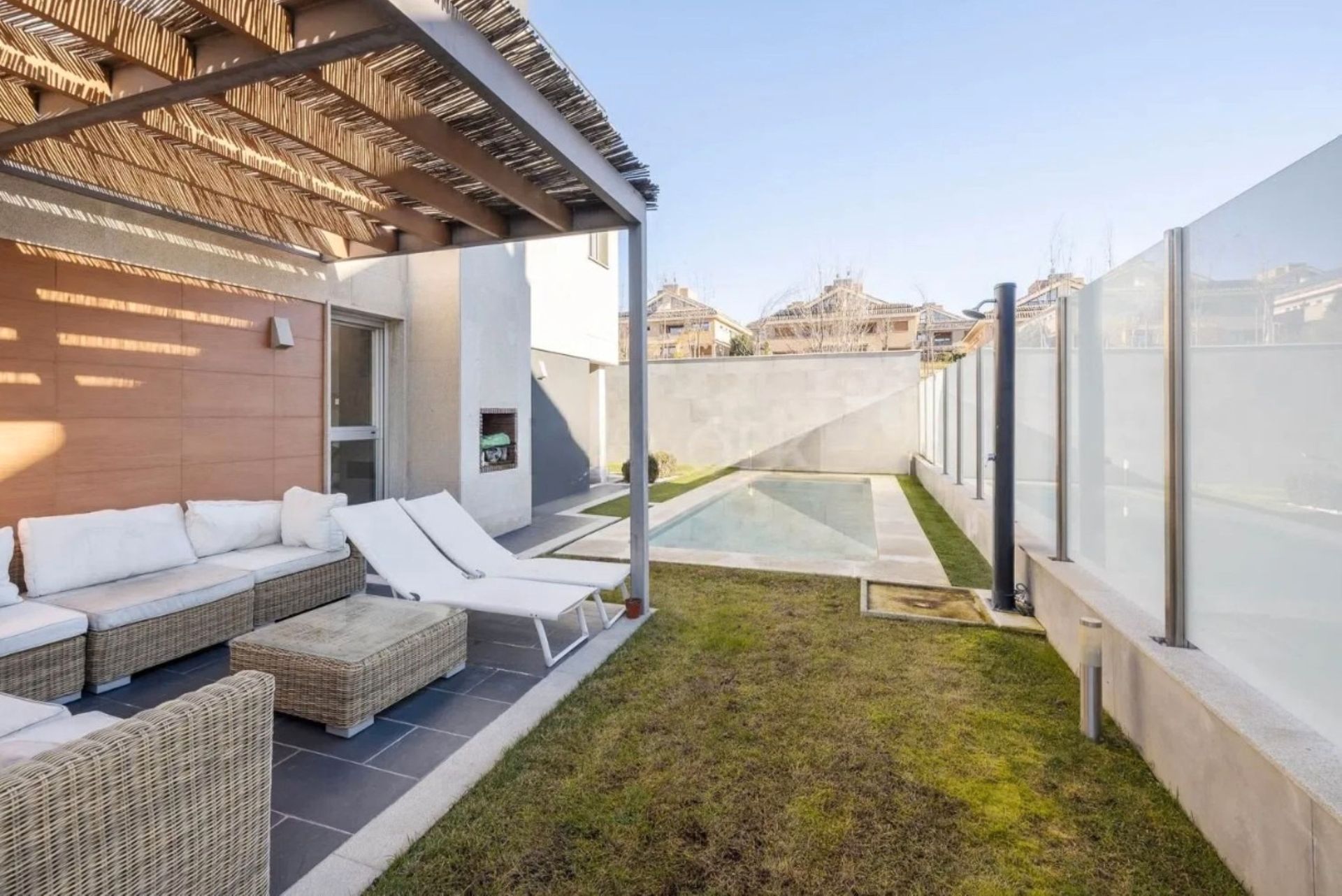 Terrassa de Casa o xalet en venda en Las Rozas de Madrid amb Aire condicionat, Calefacció i Jardí privat