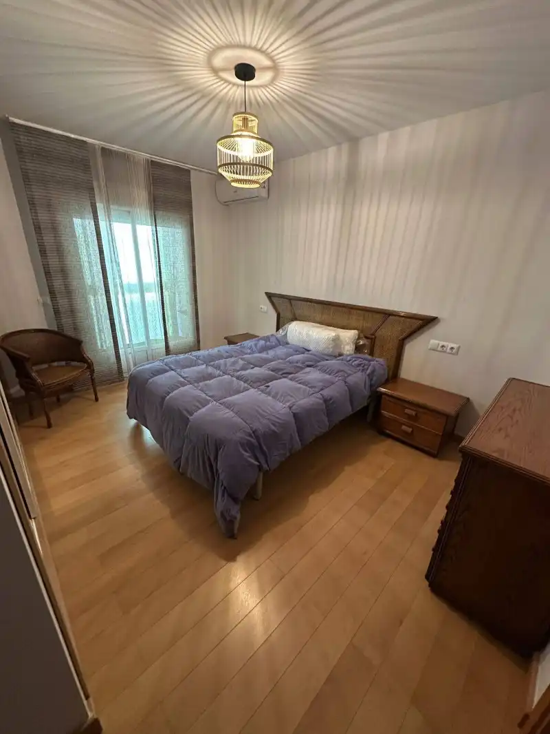 Habitación de Piso de alquiler en Cáceres con Aire acondicionado, Calefacción y Amueblado