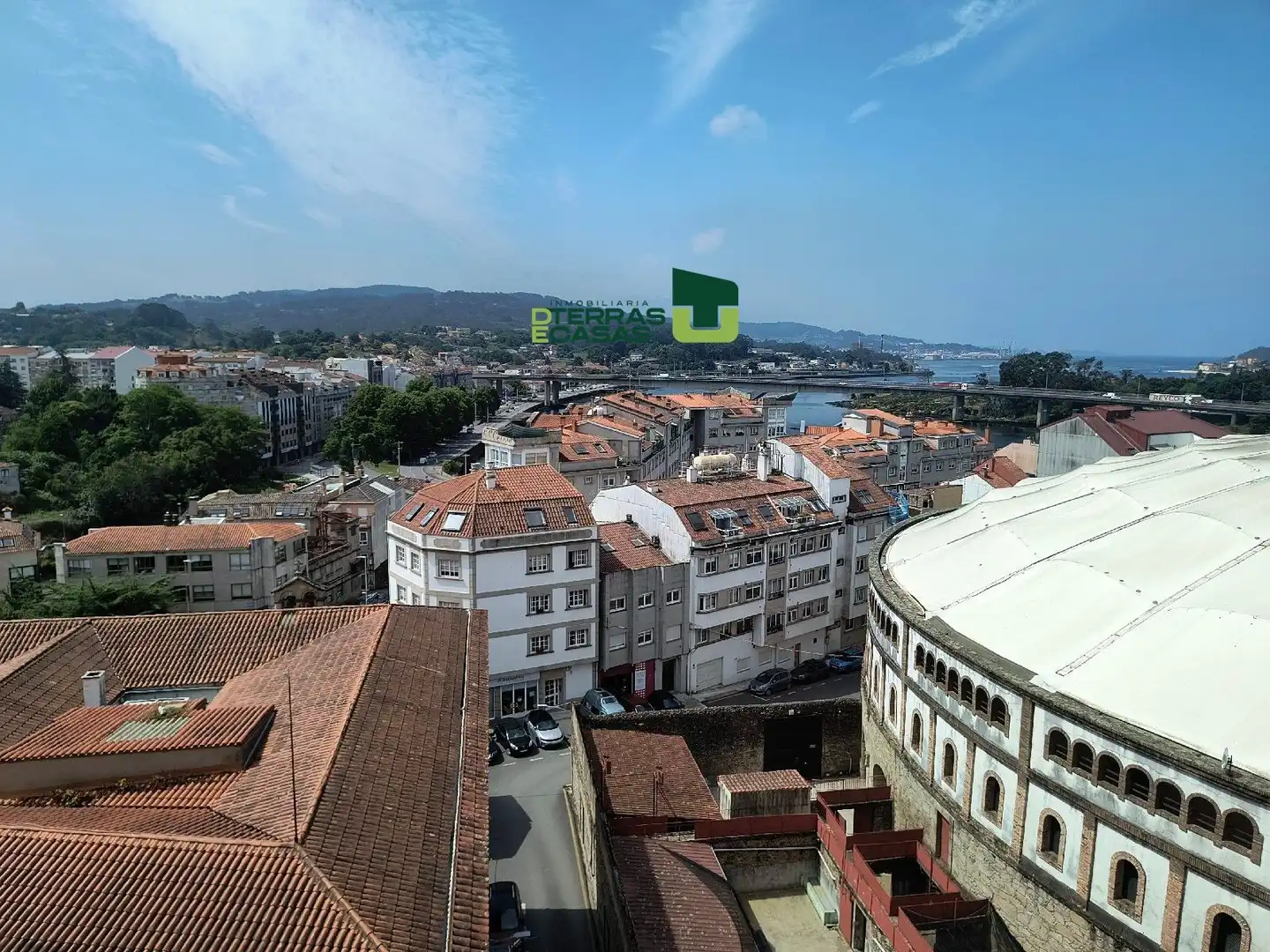 Vista exterior de Pis de lloguer en Pontevedra Capital  amb Calefacció i Moblat