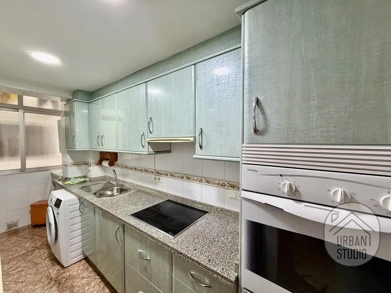 Kitchen of Flat for sale in Alicante / Alacant  with Air Conditioner, Furnished and Balcony