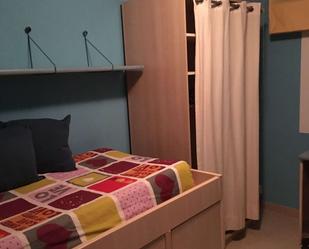 Bedroom of Flat to share in  Zaragoza Capital  with Air Conditioner and Terrace