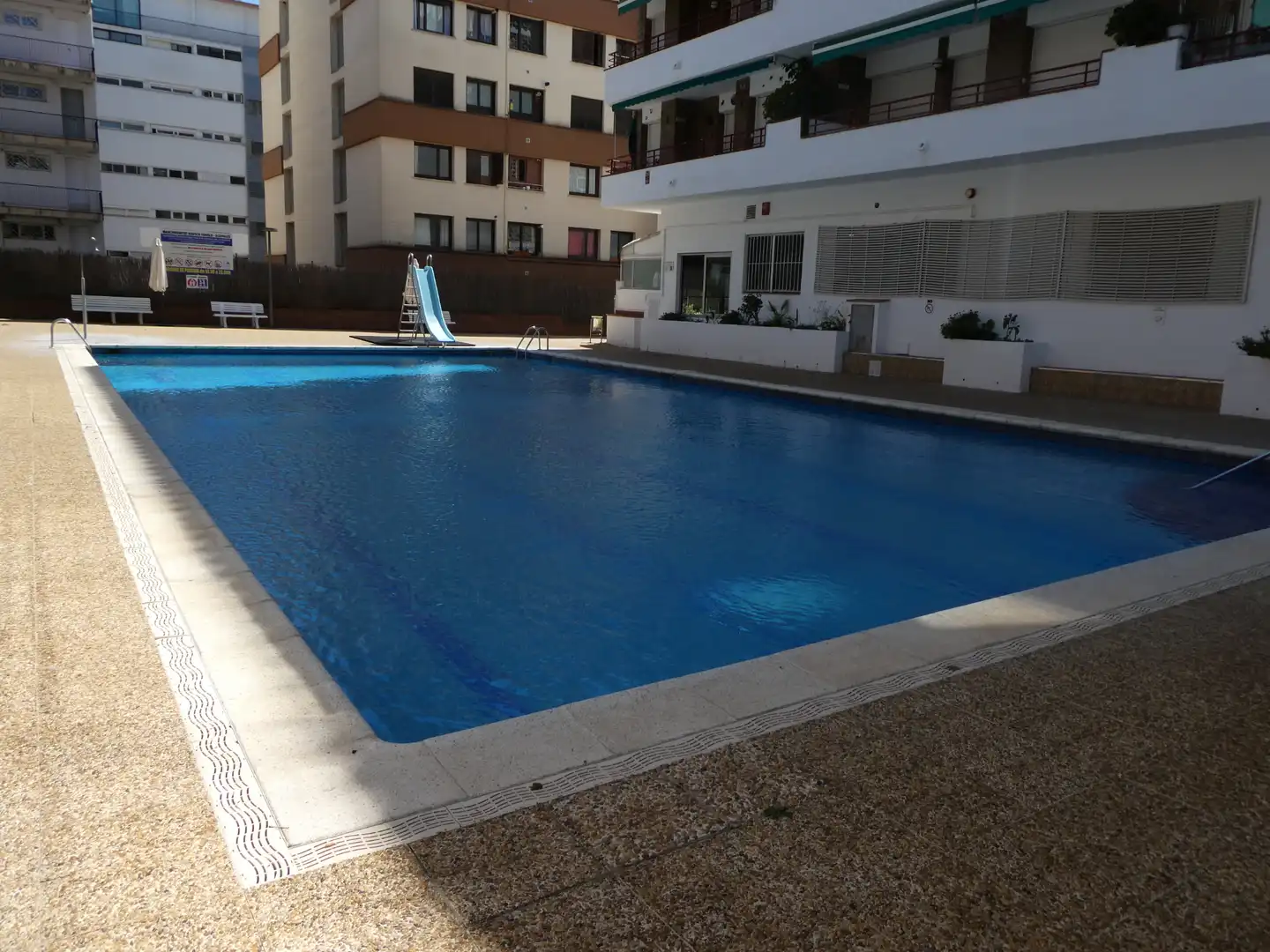 Schwimmbecken von Wohnungen zum Verkauf in Lloret de Mar mit Terrasse, Möbliert und Gemeinschaftspool