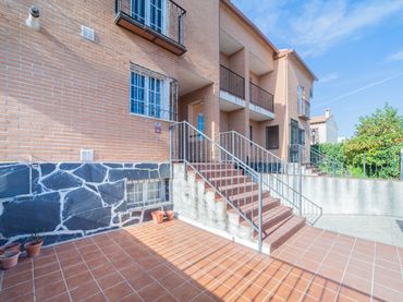 Villa avec balcon à vendre à Calle Padilla 10