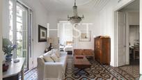 Living room of Flat for sale in  Barcelona Capital  with Air Conditioner, Heating and Balcony