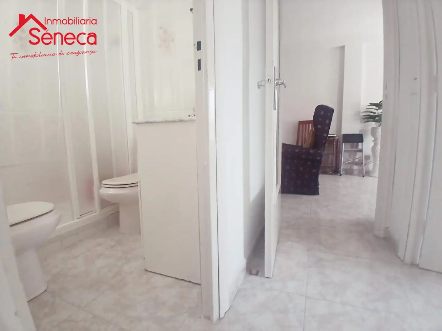 Bathroom of Flat for sale in Córdoba  with Air Conditioner and Terrace